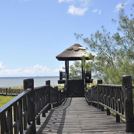 Golden Peacock Resort Hotel Beira Bagian luar foto