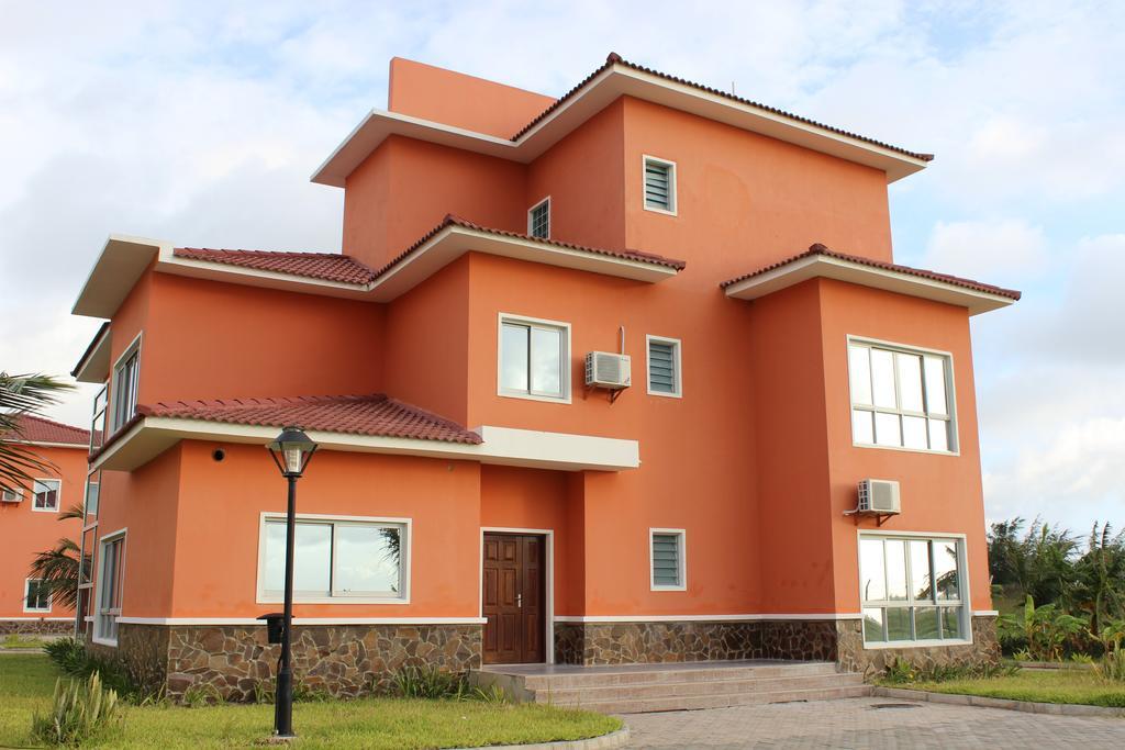 Golden Peacock Resort Hotel Beira Ruang foto