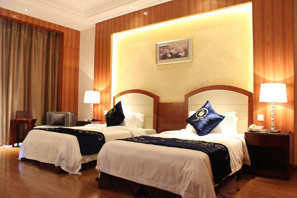 Golden Peacock Resort Hotel Beira Ruang foto