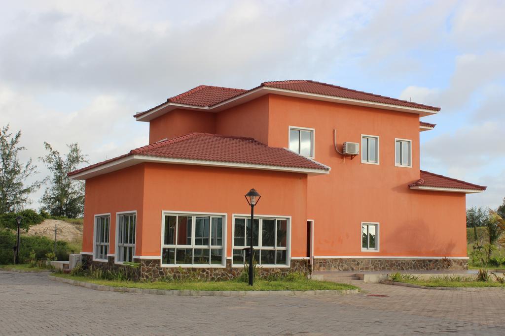 Golden Peacock Resort Hotel Beira Ruang foto