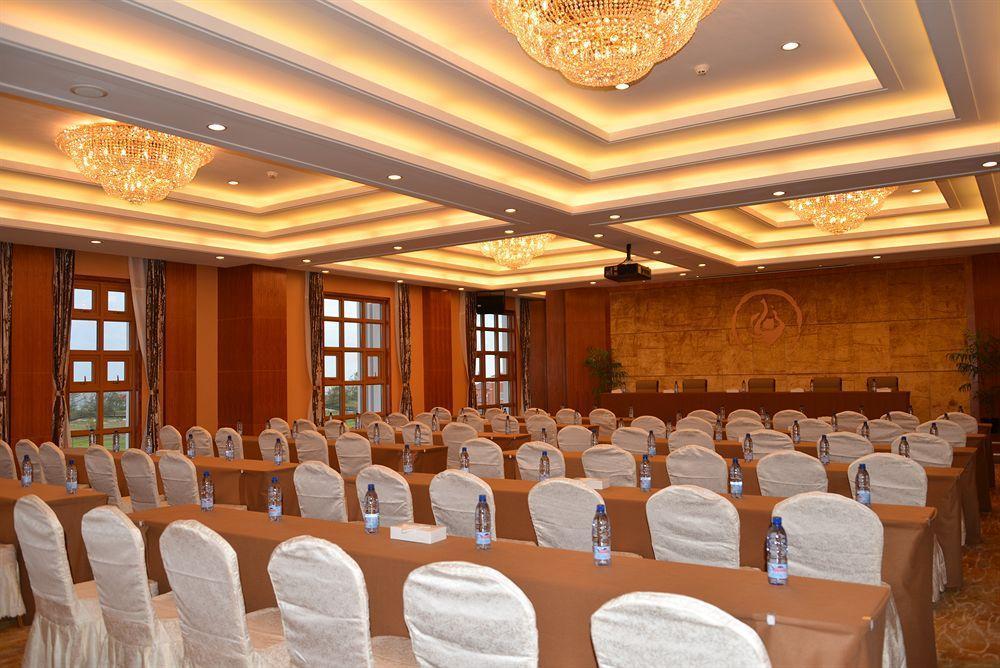 Golden Peacock Resort Hotel Beira Bagian luar foto