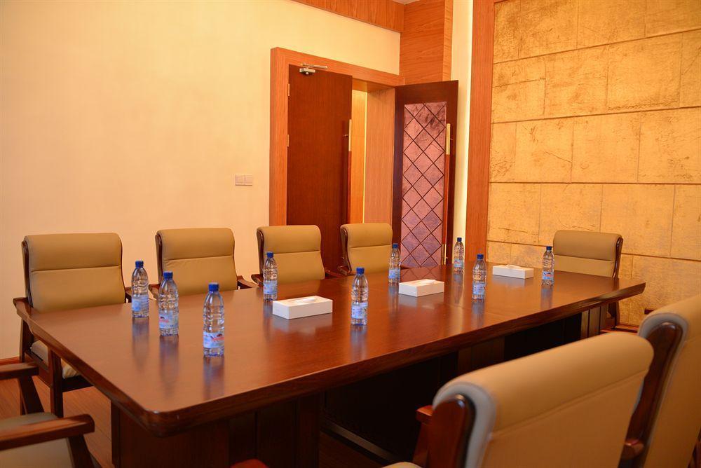Golden Peacock Resort Hotel Beira Bagian luar foto
