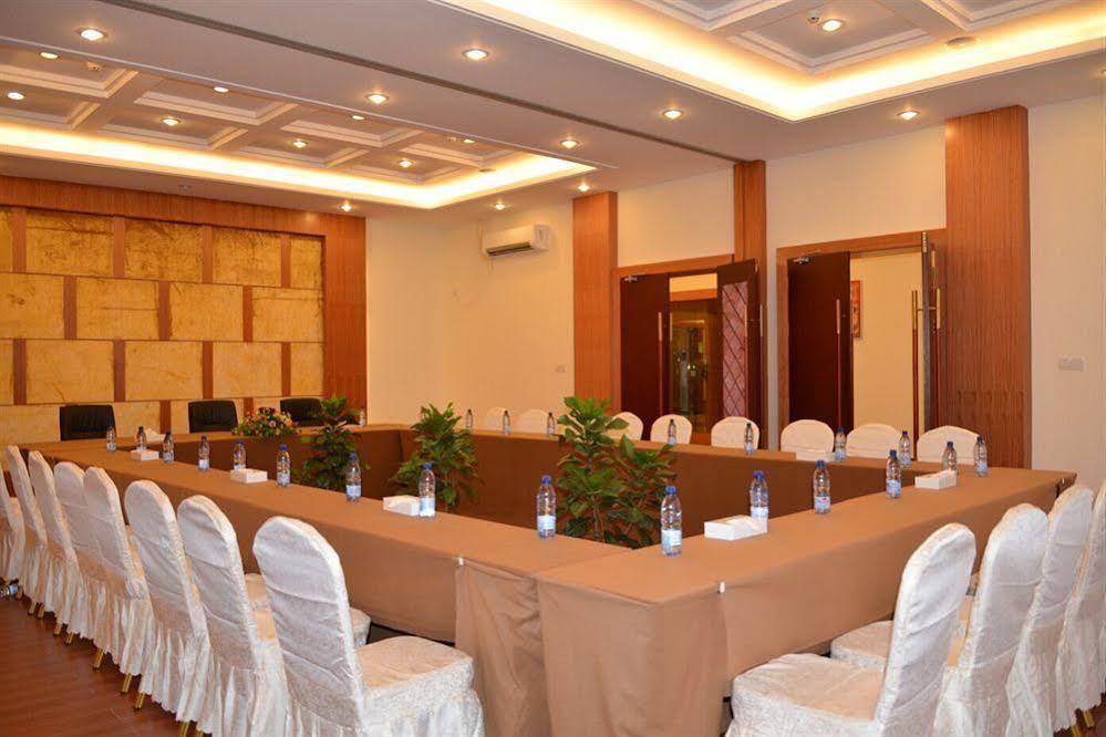 Golden Peacock Resort Hotel Beira Bagian luar foto