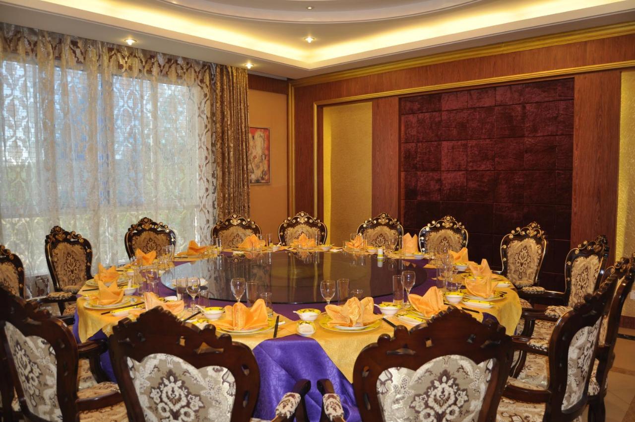 Golden Peacock Resort Hotel Beira Bagian luar foto
